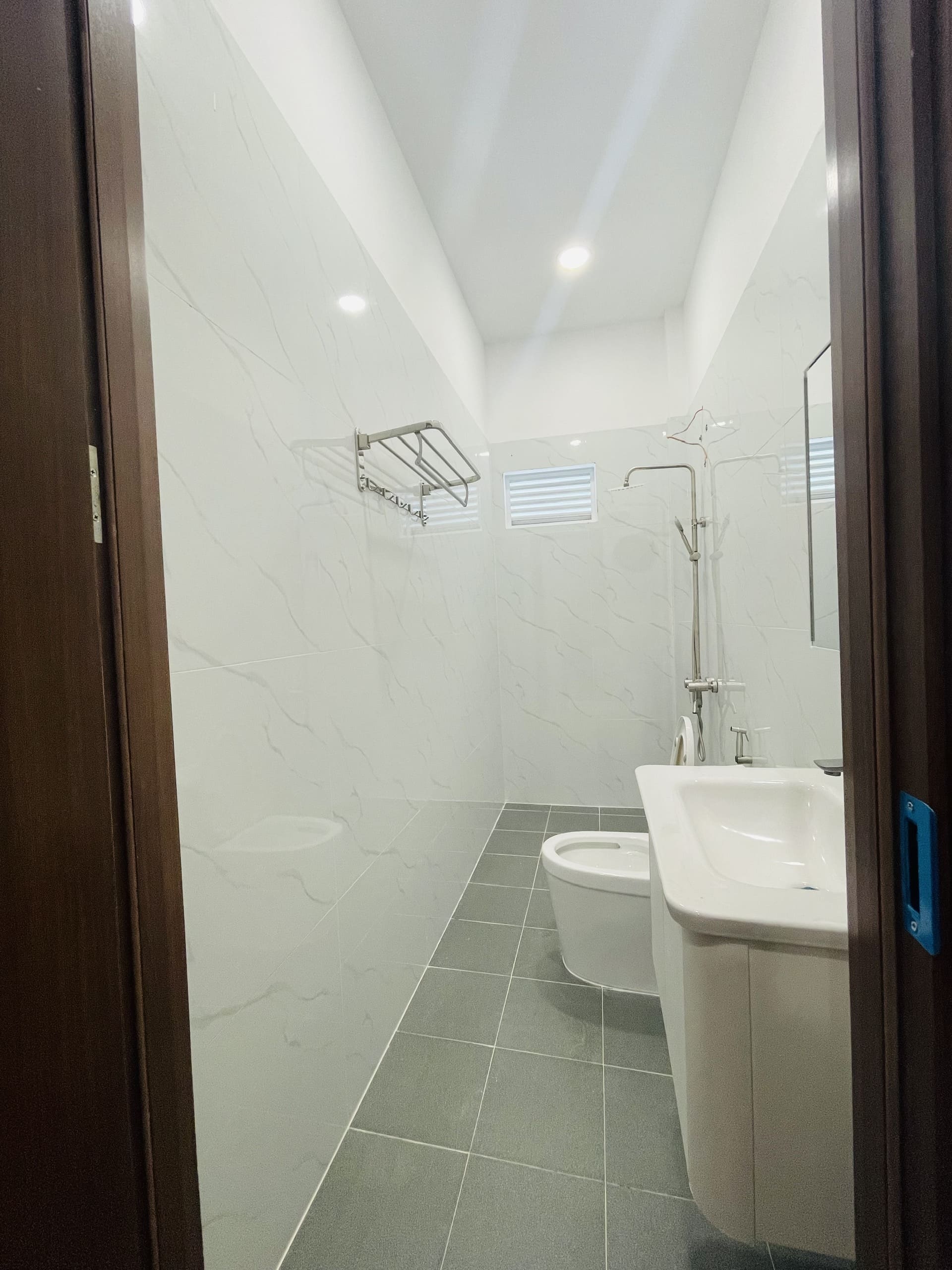 Thiết bị vệ sinh và phụ kiện hoàn thiện nhà hiện đại - Nguyên Phát (NP Group)
